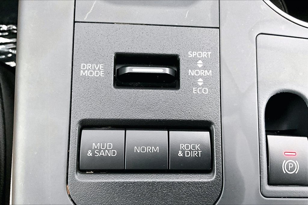 Certified 2026 Toyota Highlander XLE AWD/4WD image 15