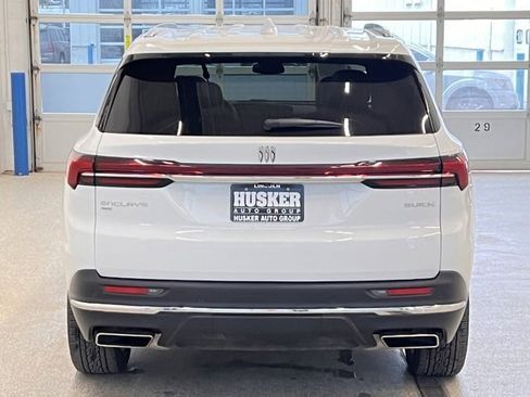 Used 2025 Buick Enclave Preferred image 4