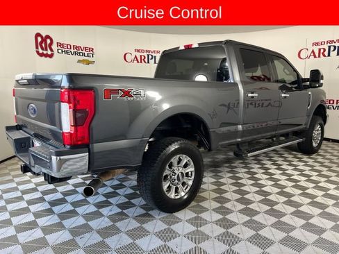 Used 2018 Ford F250 XLT w/ XLT Premium Package AWD/4WD image 8