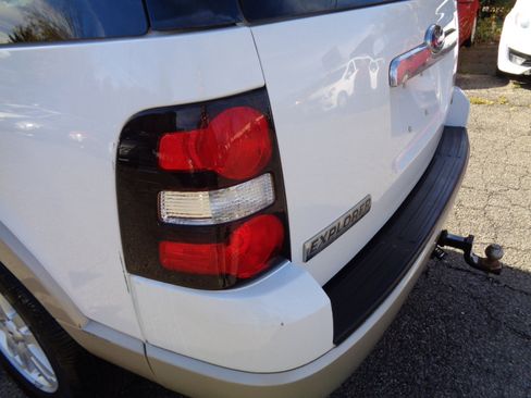 Used 2007 Ford Explorer Eddie Bauer image 11