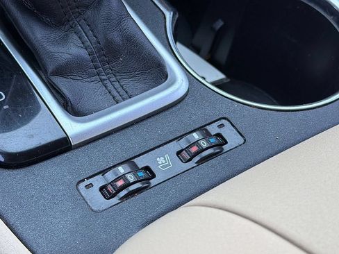 Used 2018 Toyota Highlander Limited FWD image 19