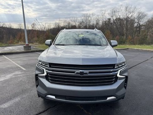 Used 2024 Chevrolet Suburban LT w/ LT Signature Plus Package image 8