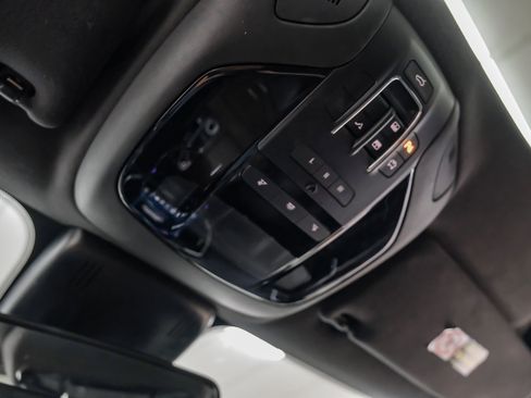 Used 2018 Maserati Ghibli S image 32