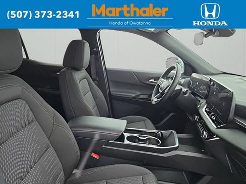 Used 2025 Chevrolet Equinox LT AWD/4WD image 19