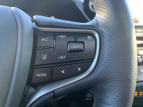 Used 2025 Lexus ES 350 F Sport w/ Accessory Package (Z2) image 20