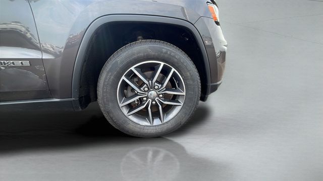 Used 2018 Jeep Grand Cherokee Limited AWD/4WD image 27