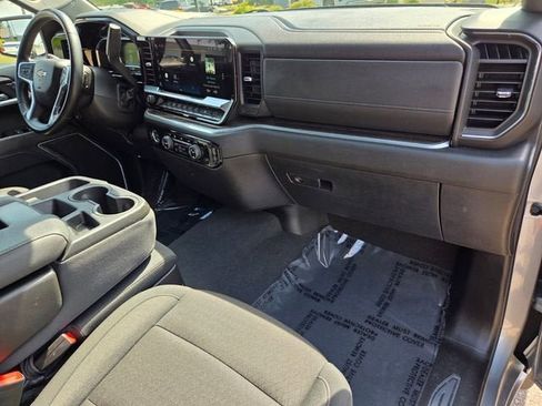 Used 2024 Chevrolet Silverado 1500 LT RWD image 17