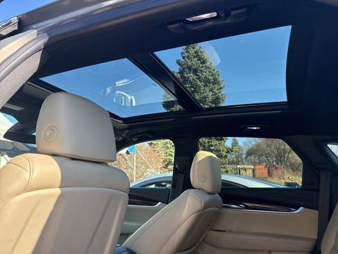 Used 2017 Cadillac XT5 Luxury w/ Driver Awareness Package image 11