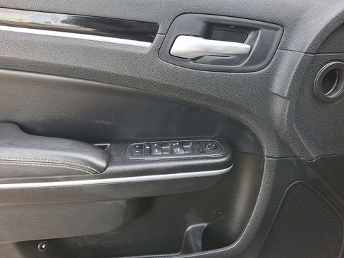 Certified 2023 Chrysler 300 S image 13