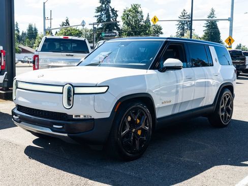 Used 2024 Rivian R1S Adventure AWD/4WD image 3