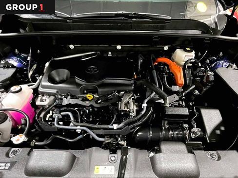 Certified 2021 Toyota Venza LE image 31