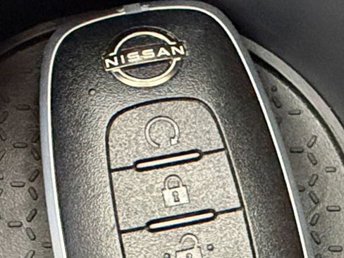 Used 2026 Nissan Rogue SL FWD image 28
