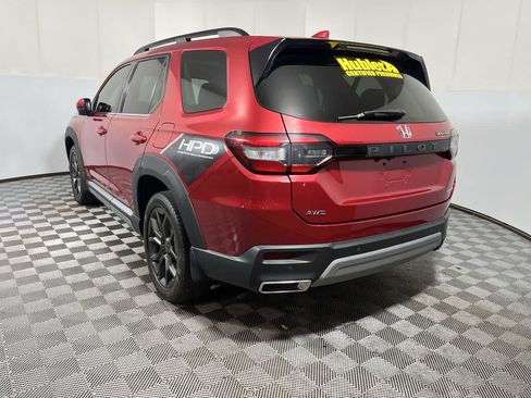 Used 2023 Honda Pilot Touring image 6