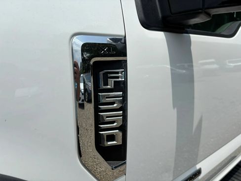 Used 2019 Ford F550 4x4 Regular Cab Super Duty image 12