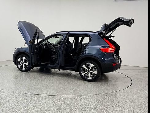 New 2026 Volvo XC40 B5 Plus w/ Protection Package Premier AWD/4WD image 12