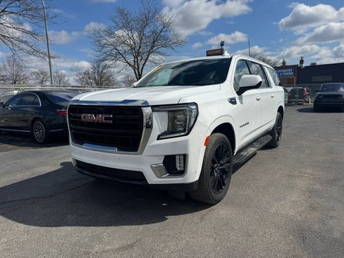Used 2024 GMC Yukon XL SLE w/ Gmc Pro Safety Plus Package AWD/4WD image 1