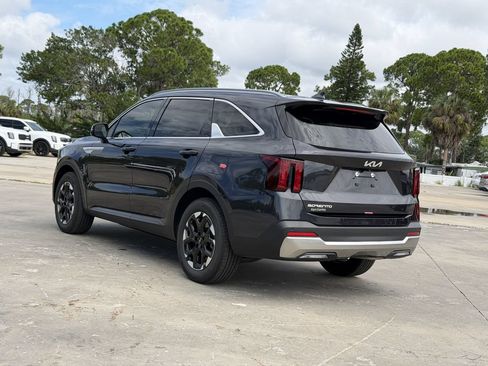 Used 2026 Kia Sorento S FWD image 6