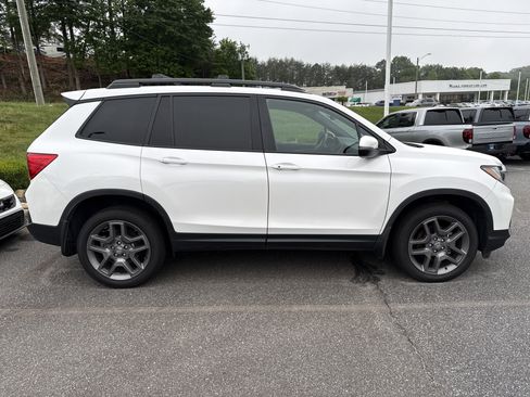 Used 2023 Honda Passport EX-L image 12