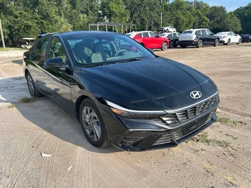 Used 2024 Hyundai Elantra SEL FWD image 1