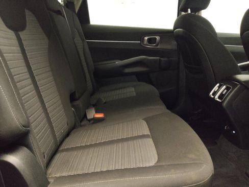 Used 2023 Kia Sorento LX FWD image 19