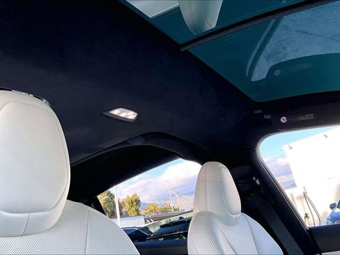 Used 2022 Tesla Model X Plaid image 13