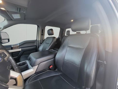 Used 2018 Ford F250 Lariat w/ Chrome Package image 11