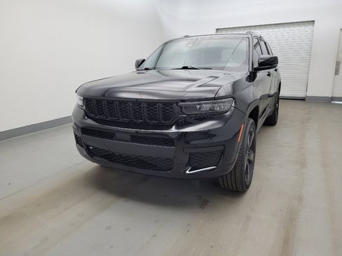 Used 2023 Jeep Grand Cherokee L Laredo image 15