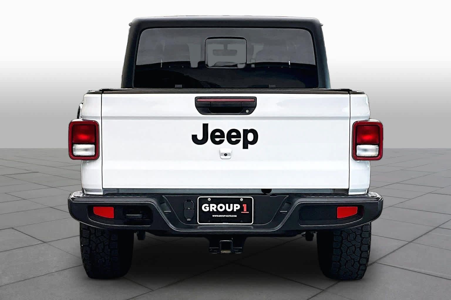 Used 2022 Jeep Gladiator Sport AWD/4WD image 4