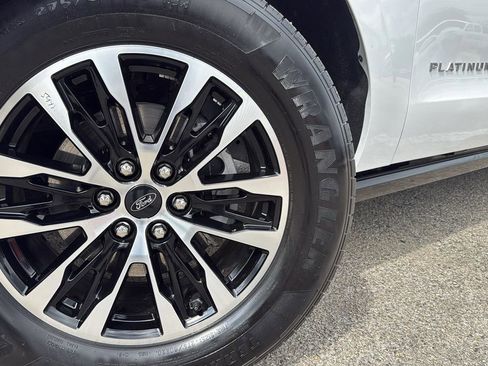 Certified 2025 Ford Expedition Max Platinum AWD/4WD image 9