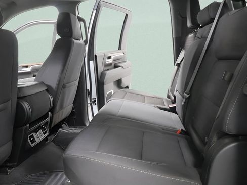 Used 2024 Chevrolet Silverado 3500 LT w/ Convenience Package image 26