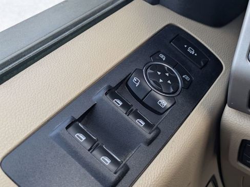 Used 2020 Ford F350 Lariat w/ Chrome Package image 25