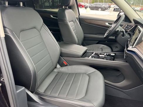 Certified 2025 Volkswagen Atlas SEL image 43