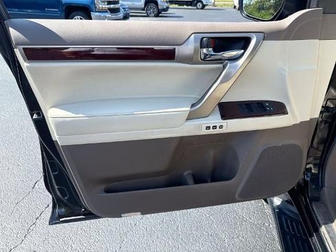 Used 2017 Lexus GX 460 Luxury image 23