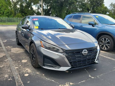 Used 2025 Nissan Altima 2.5 S FWD image 6