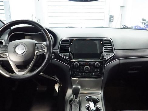 Certified 2020 Jeep Grand Cherokee Limited w/ Luxury Group II AWD/4WD image 19