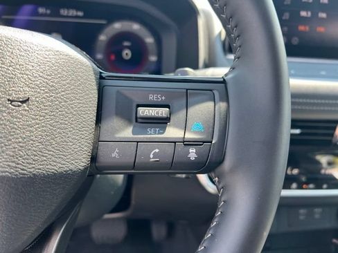 Used 2026 Nissan Rogue SL FWD image 15