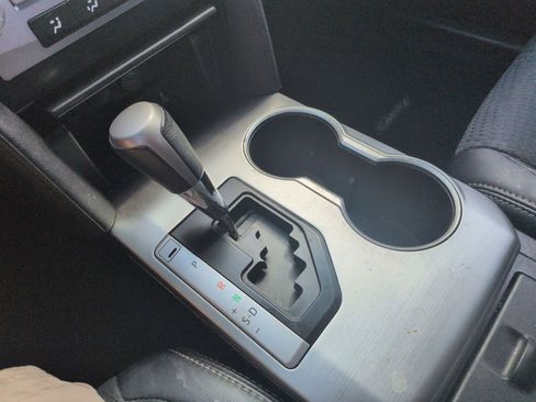 Used 2014 Toyota Camry SE image 25