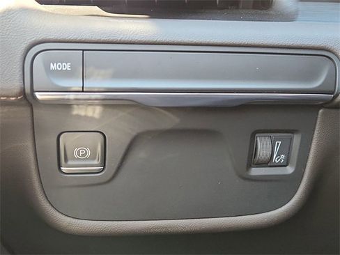 Used 2023 Cadillac Escalade Premium Luxury image 18