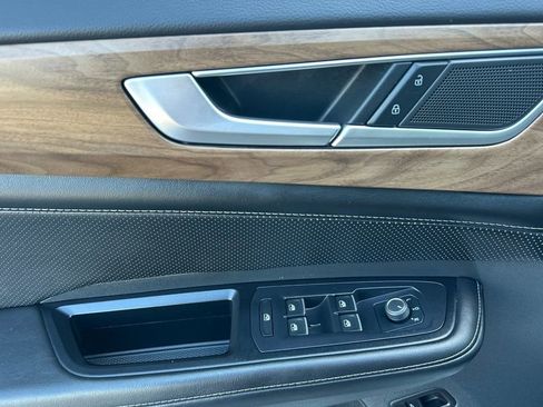 Used 2024 Volkswagen Atlas SE image 13