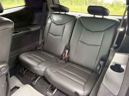 Used 2021 Cadillac XT6 Premium Luxury FWD image 12