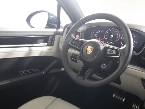 Used 2026 Porsche Cayenne E-Hybrid Coupe AWD/4WD image 12