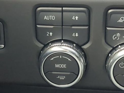 Used 2025 GMC Sierra 1500 AT4 w/ AT4 Premium Package image 29