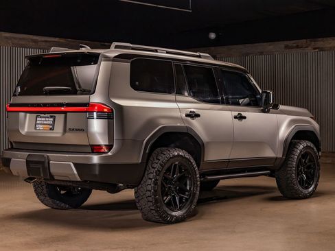 Used 2025 Lexus GX 550 image 10