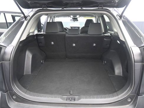Used 2022 Toyota RAV4 XLE AWD/4WD image 20