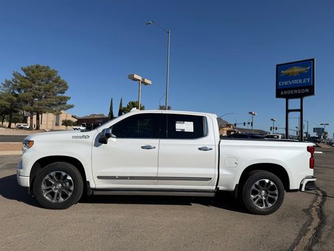 Used 2023 Chevrolet Silverado 1500 High Country w/ Technology Package AWD/4WD image 13