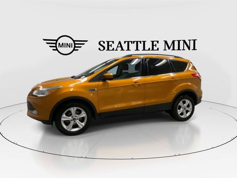 Used 2016 Ford Escape SE w/ Equipment Group 201A image 6
