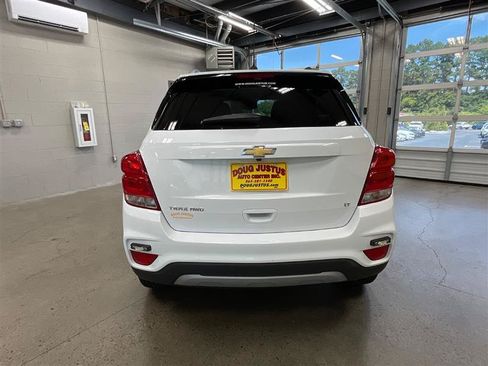 Used 2020 Chevrolet Trax LT AWD/4WD image 4