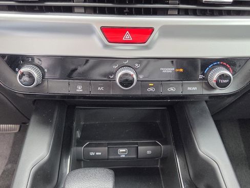 Used 2021 Kia Telluride LX FWD image 23