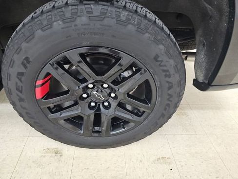 Used 2023 Chevrolet Silverado 1500 RST w/ Redline Edition AWD/4WD image 22