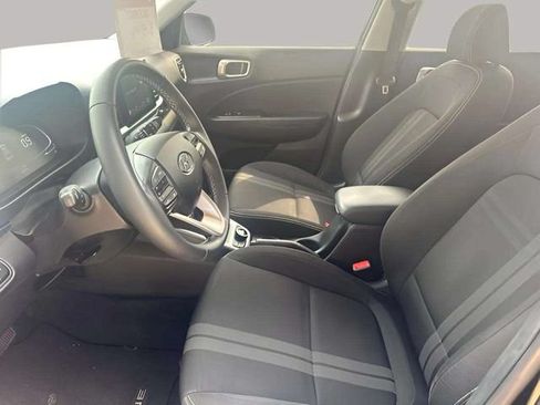 Used 2023 Hyundai Venue SEL w/ Cargo Package FWD image 8